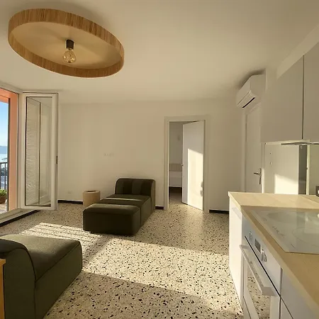 Grand Traversant Et Lumineux, Vue Mer, Dernier Etage, Proche Du Centre-ville Аяччо