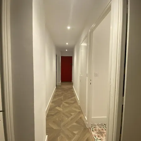 Grand Traversant Et Lumineux, Vue Mer, Dernier Etage, Proche Du Centre-ville Аяччо