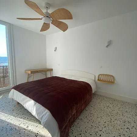 Grand Traversant Et Lumineux, Vue Mer, Dernier Etage, Proche Du Centre-ville *